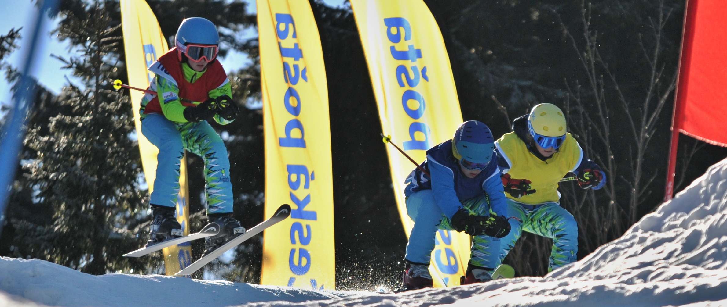 Slunce, sníh a skicross